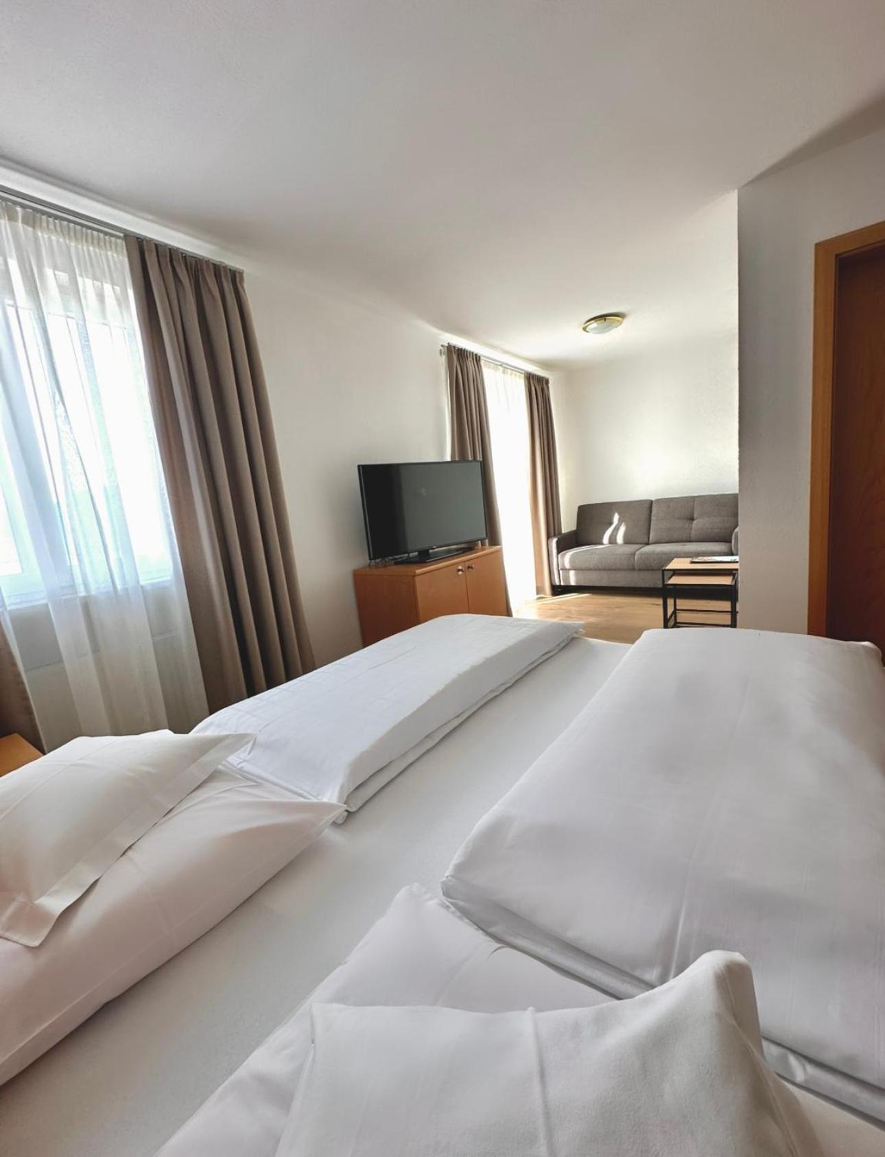 Garni Hotel Dorothea Tirolo Ngoại thất bức ảnh
